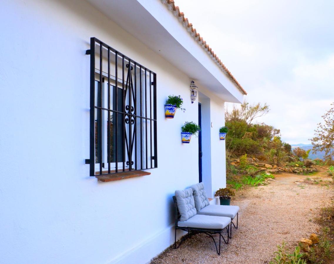 Cortijo Sylvestre Bed & Breakfast Riogordo Exterior photo